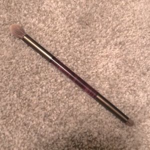 Urban Decay Naked Smoky dual eyeshadow brush